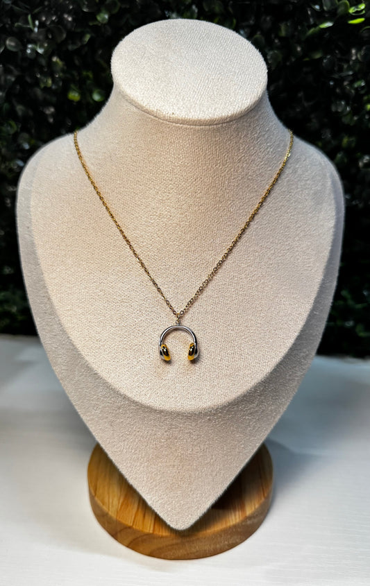 Chilling Necklace