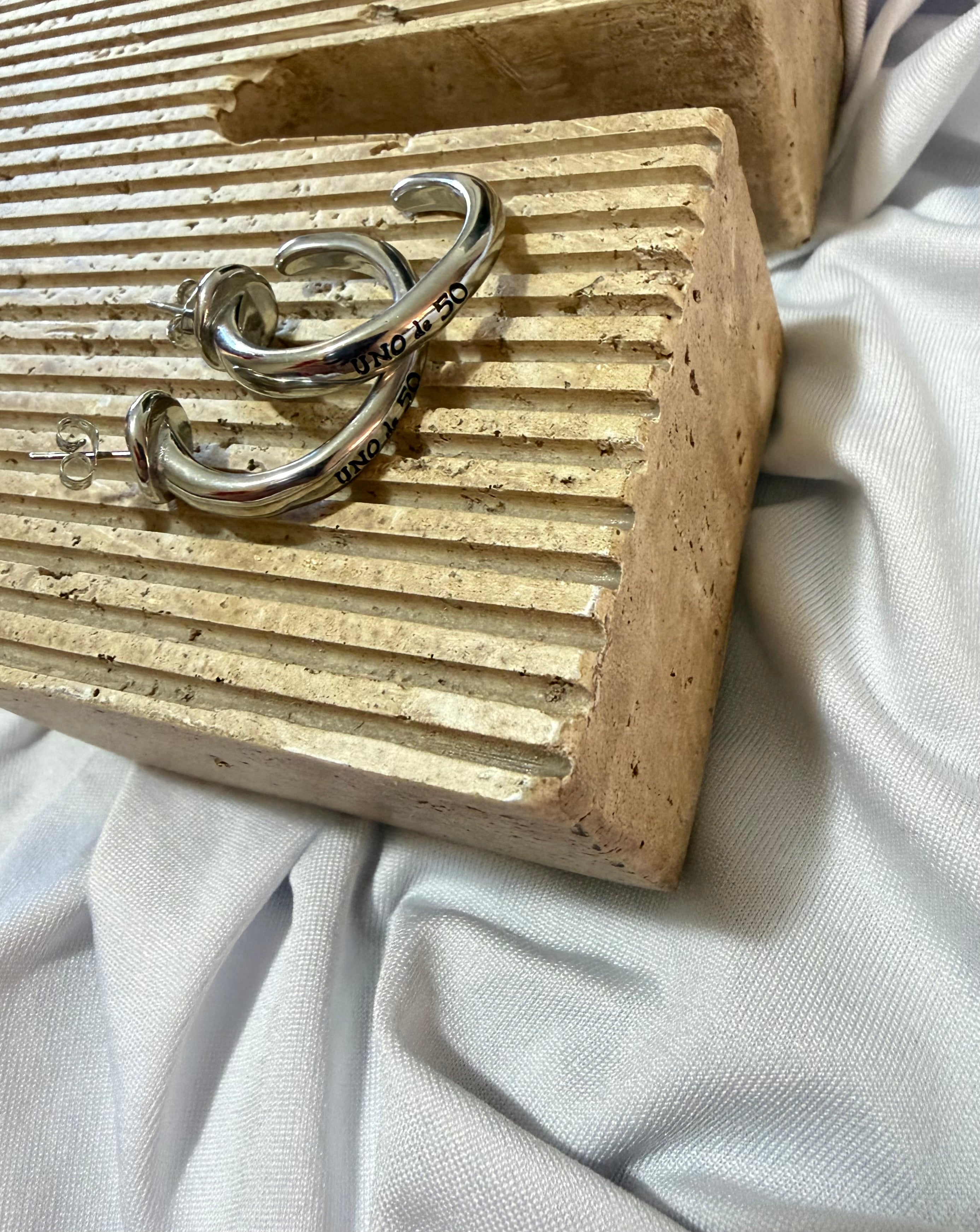 Uno De Earrings